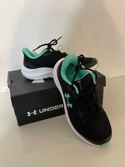Under Armour Sneakers Never Used Girls 6