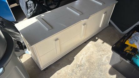 Storage chest