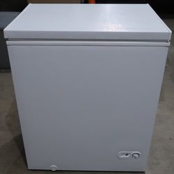 Magic Chef 5.0 cu. ft. Chest Freezer 
