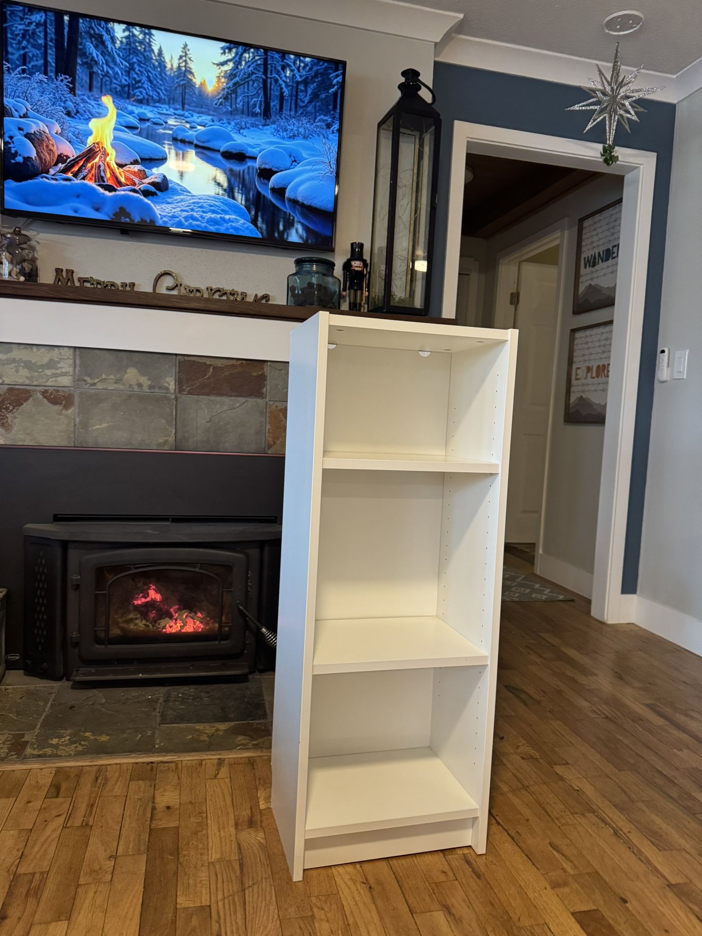 White bookshelf With Adjustable Shelves