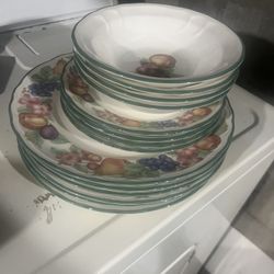 Dinnerware Set 