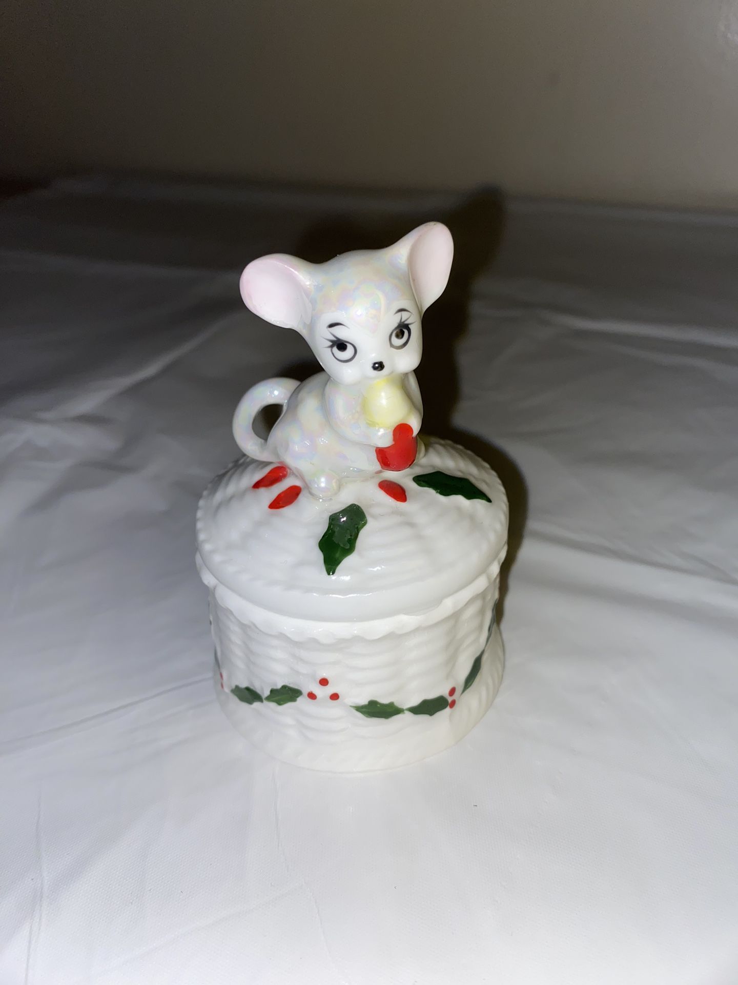 Vintage Christmas Mouse Trinket Box Georgian Fine Bone China Vintage