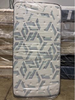TWIN MATTRESS BEAUTYREST extra firm