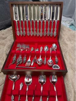Oneida Silver Artistry Silverware Set with Chest - Service for 12
