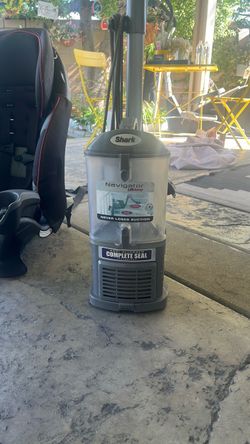 Shark Navigator Lift-Away upright vacuum
