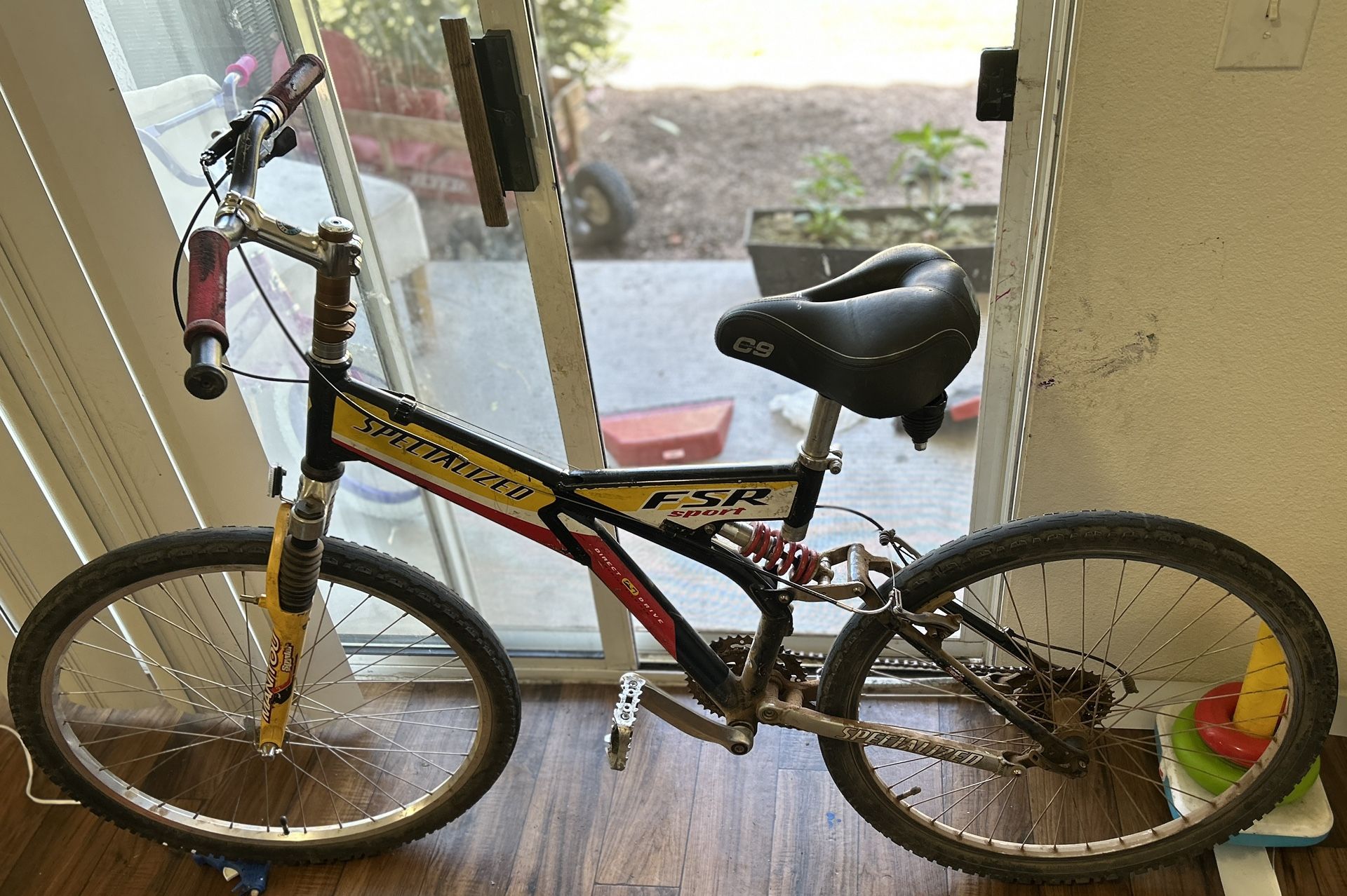 Specialized FSR Sport Full Suspension Mountain Bike – Retro Specialized FSR Sport Full Suspension Mountain Bike – Retro