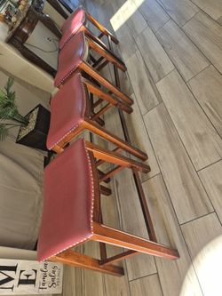 4 Bar Stools Exelent Condition 24"