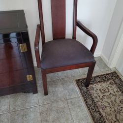Dining Room Table And Chairs 