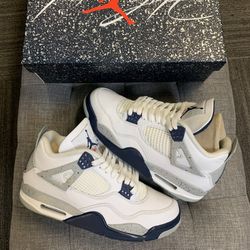 Jordan 4 Midnight Navy - Size 9.5M