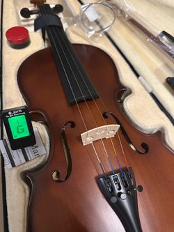 Nice 4/4 Violin with New Bow, Digital Tuner, Shoulder Rest, Extra Strings $150 Firm