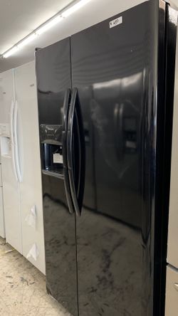 Frigidaire Side By Side In Black!