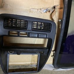 I Have These 2 Windows, and There is another Part: They Fit Nissan D21 From The Year 94 To 97