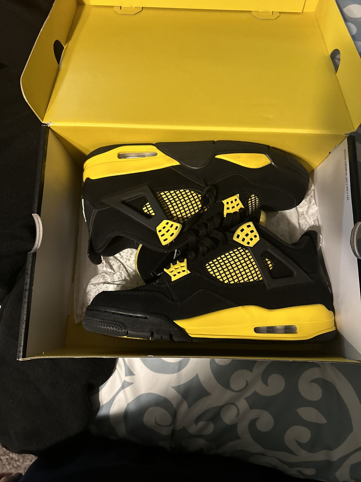 Jordan 4 Yellow Thunder