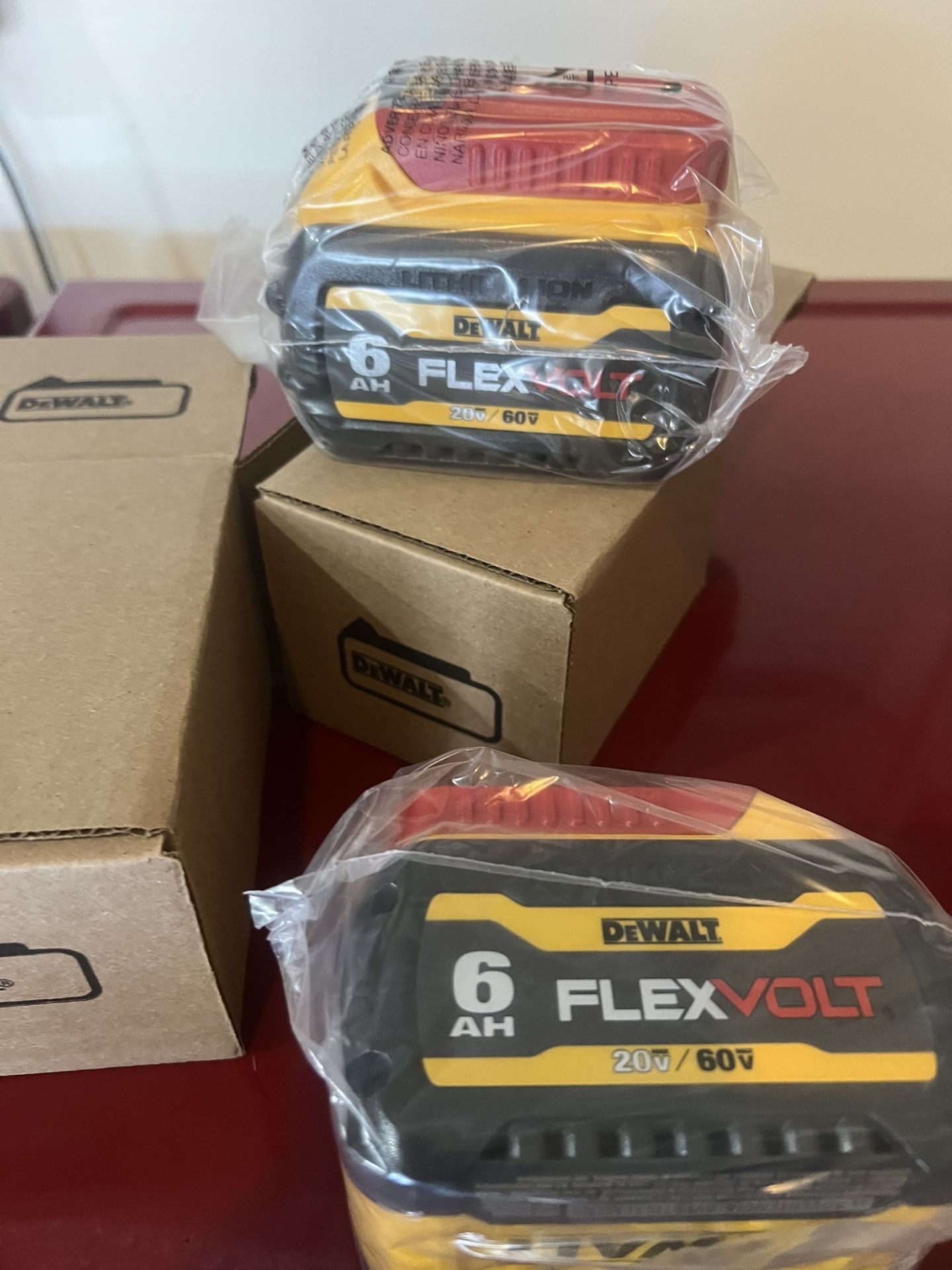 dewalt flexvolt 6 Ah 20/60 volt battery brand new