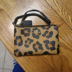 COACH WRISTLET WALLET