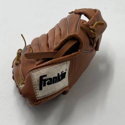 Franklin 4609 Pee Wee Youth BaseBall Glove Right Hand throw 9-1/2" Ready To Play