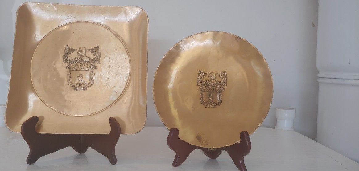 PAIR OF VINTAGE BRONZE PLATES
