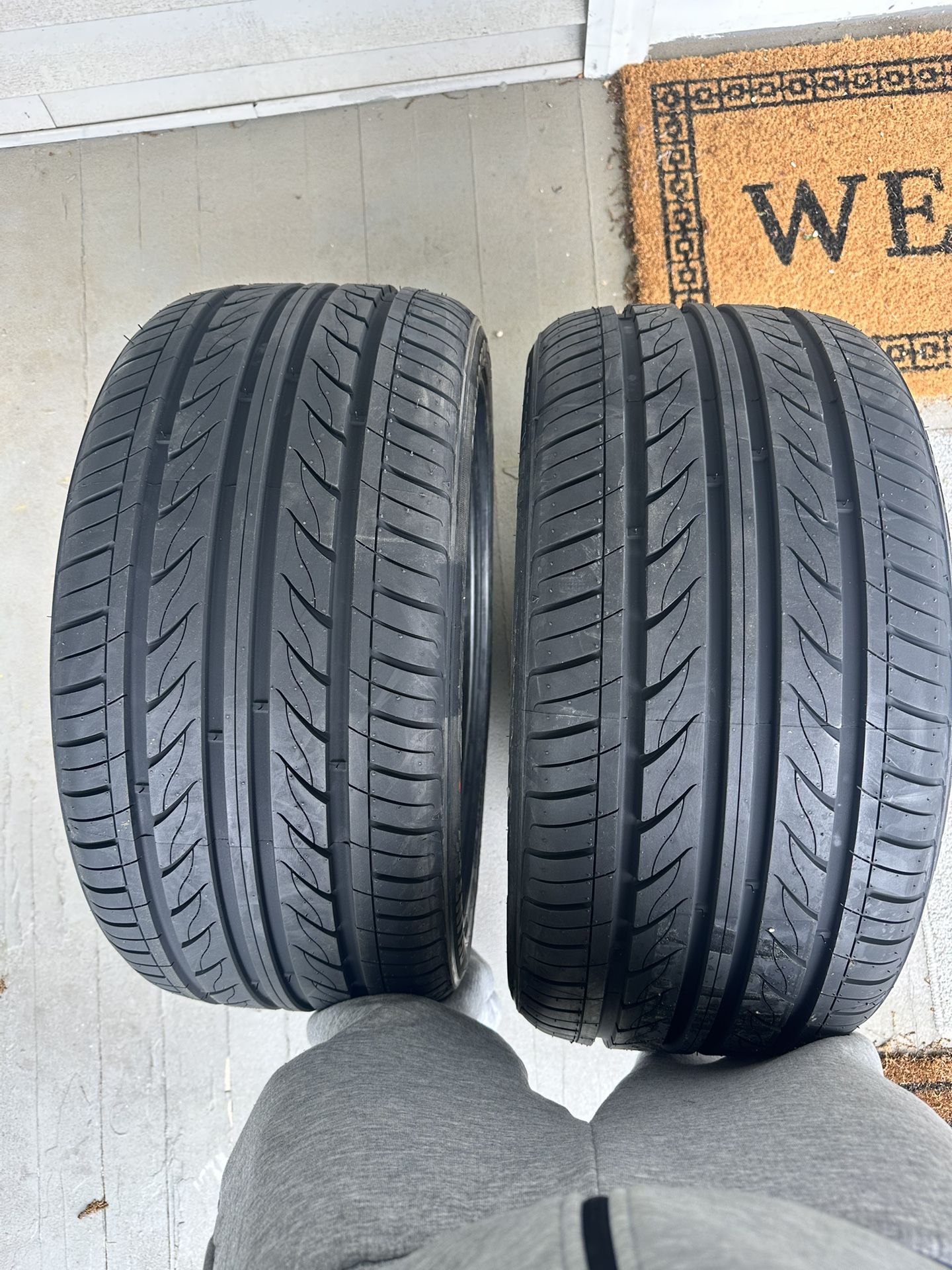 Tires 275/40/18