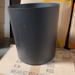 Plastic Planter10” Opening