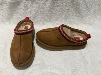 Moccasin shoes