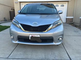 Toyota Sienna SE