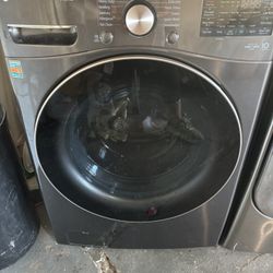 Ultra Large Capacity (4.5 cu. ft) LG Thin Q Washer