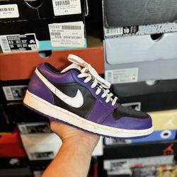 Jordan 1 Low Court Purple Black size 9 VNDS