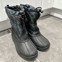 Snow Boots Size 3