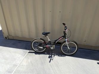 Schwinn kids bike