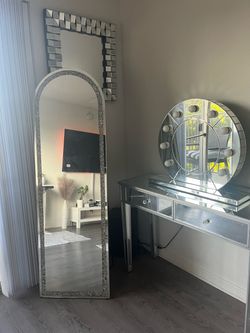 3 mirrors and vanity