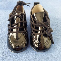 Little boy's black Patten leather booties