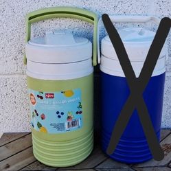1/2 Gallon Drink Cooler Pickup Between 2;00-10:45 Rainbow/charleston Cash Only Read Description 