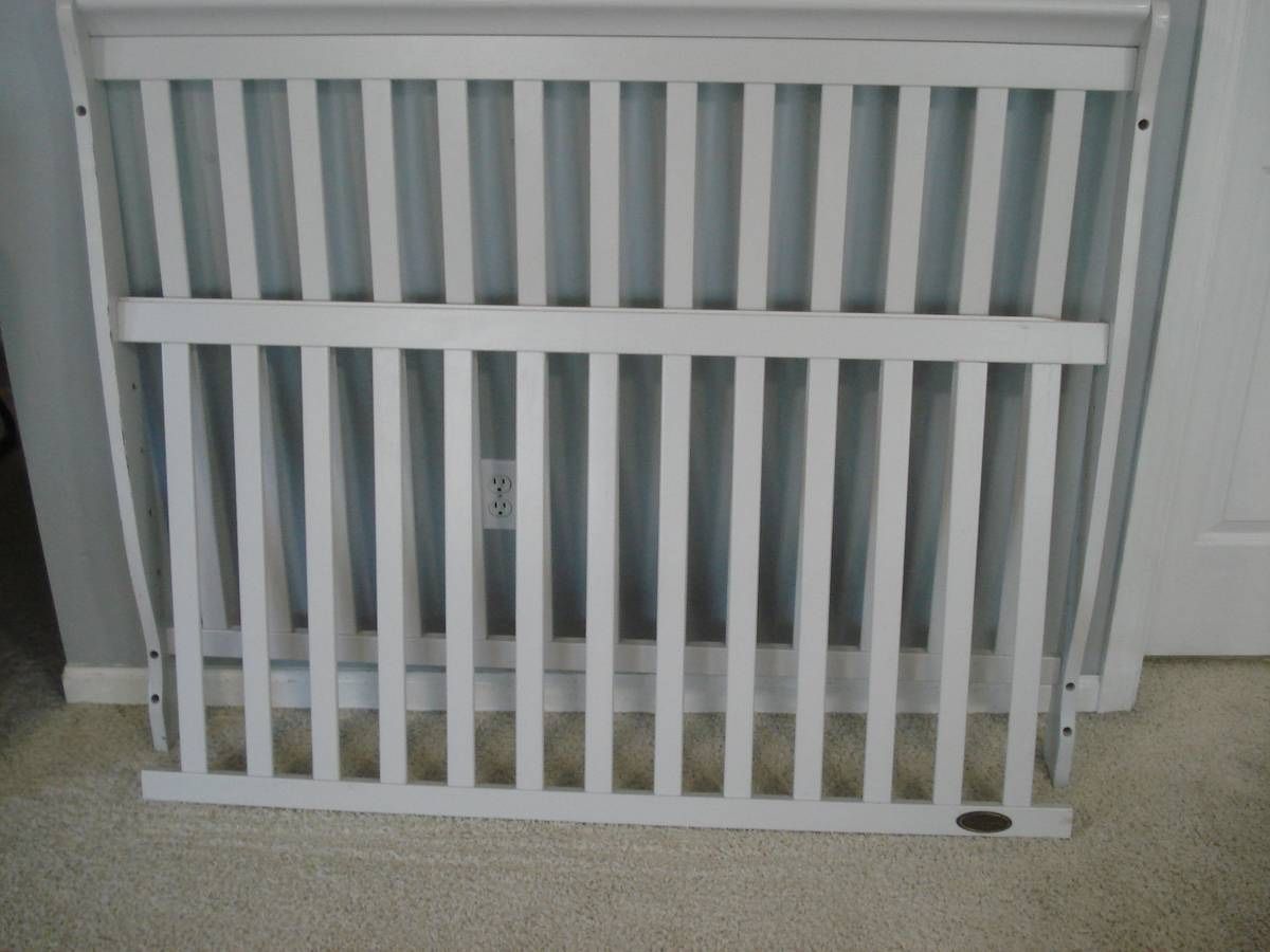 White Wood Baby Crib-Dream On Me