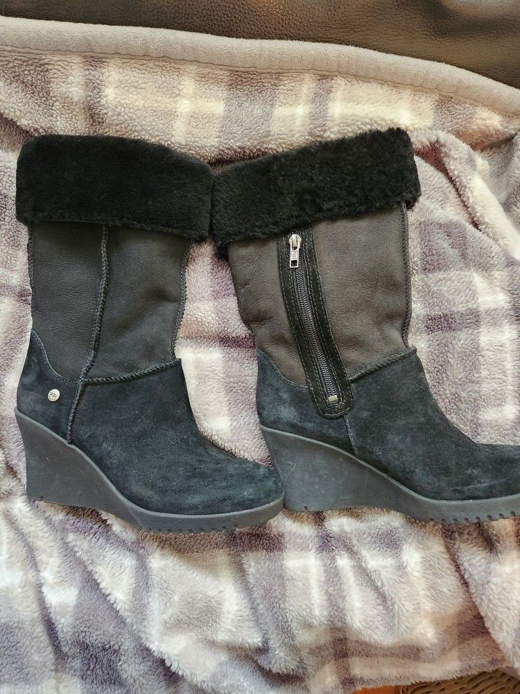 UGG Shearling Mid Calf

Boots Size 7