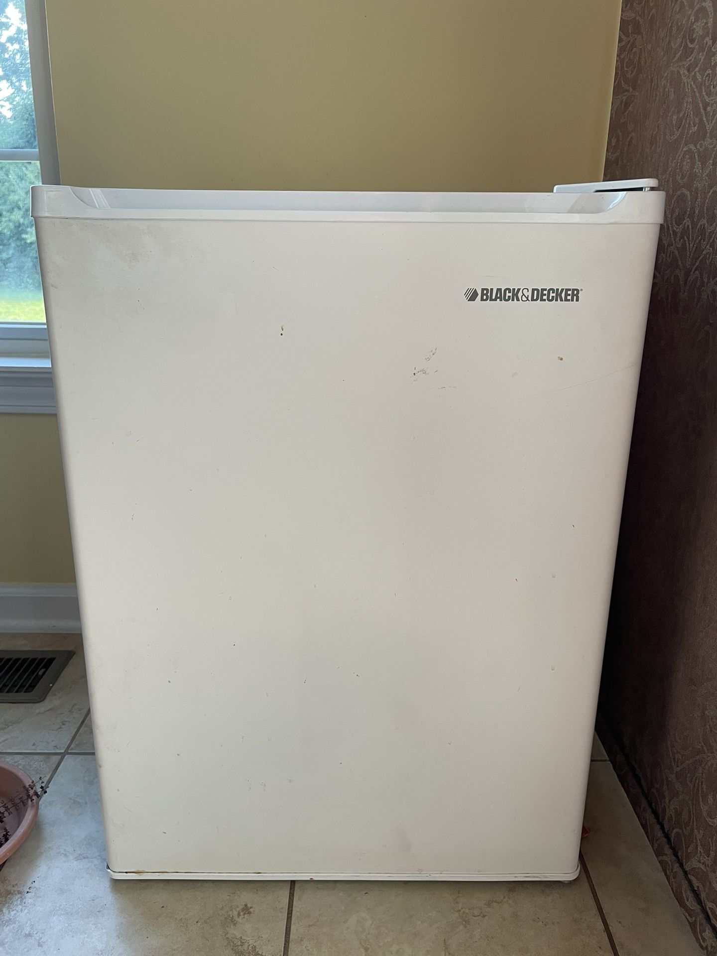 BLACK&DECKER, White Color