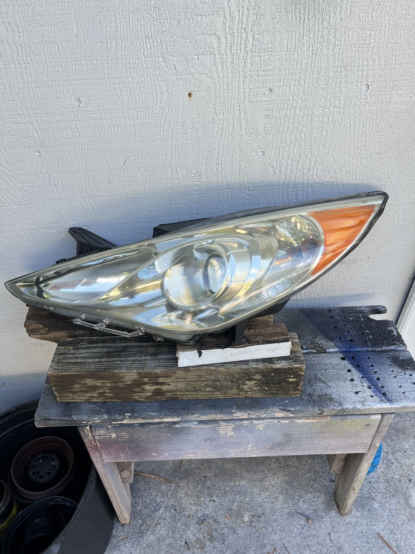HYUNDAI SONATA HEADLIGHT ASSEMBLY