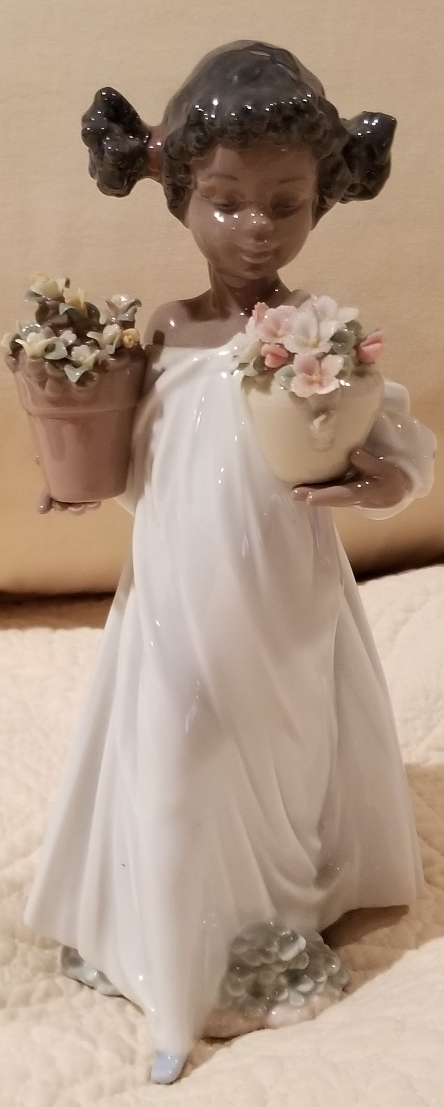 Rare Lladro Mint #6757 First Flowers African American Girl