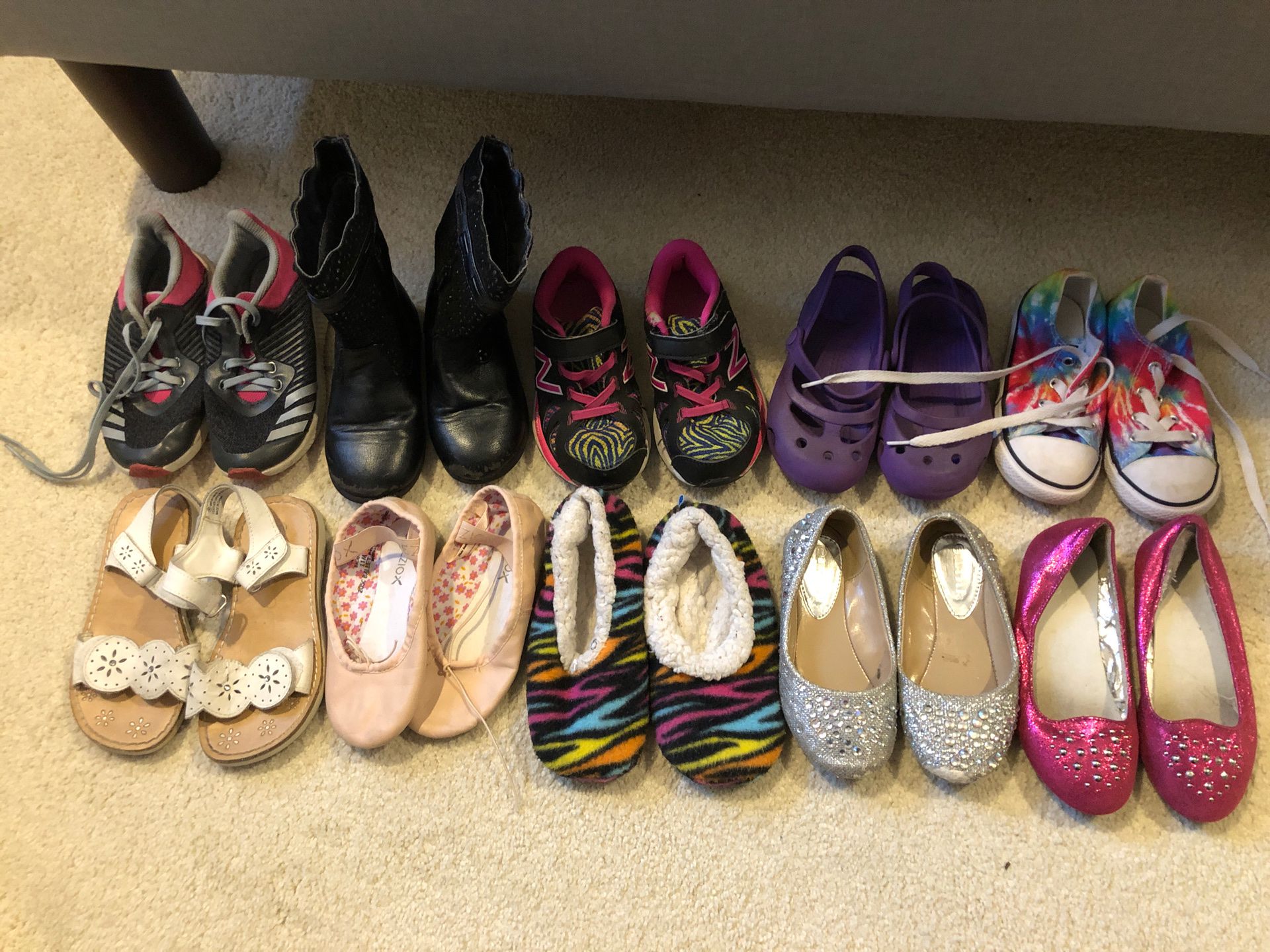 Assorted girls shoes and boots size 9-11