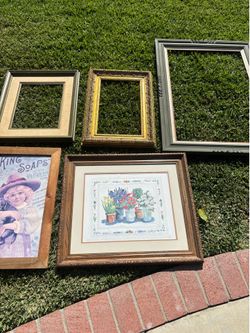 Assorted wall decor