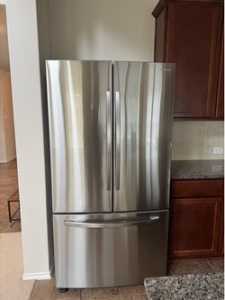 Samsung 28.2 cu ft  3-door French door refrigerator