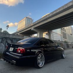 2000 BMW 540i