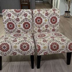 Stylish Accent Chairs – Set of 2 (Excellent Condition)