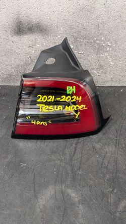 2021-2022-2023-2024 TESLA MODEL Y RIGHT TAIL LIGHT OEM USED #11014