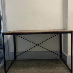 Clean and Compact Sturdy Desk