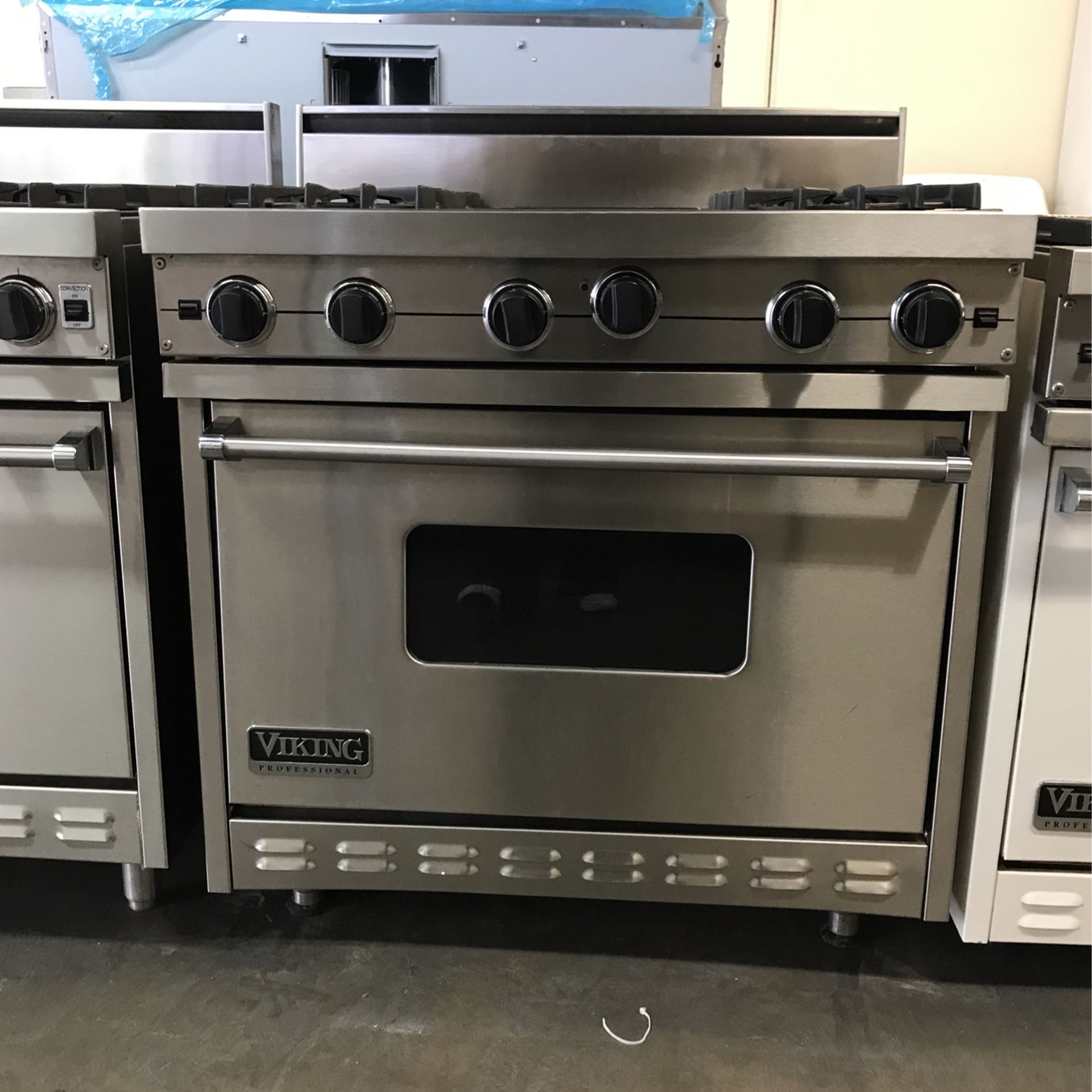Viking 36” Wide Gas Range Stove Stainless Steel With Charbroil Grill