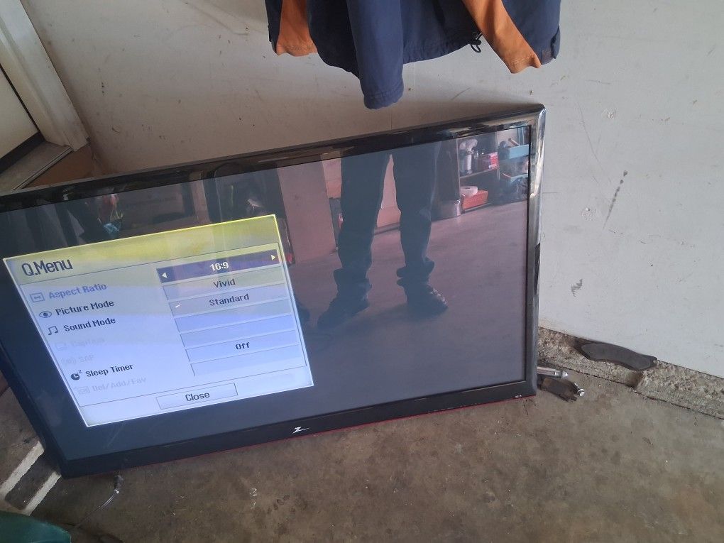 Zenith Plasma TV