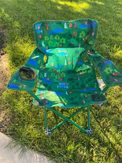 Kids green camping chair with bag