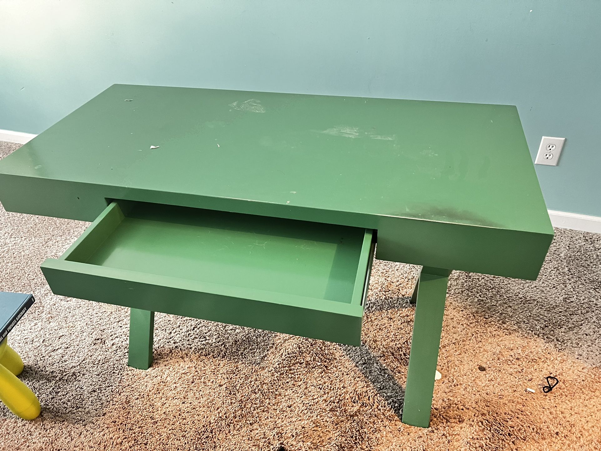 Green Desk