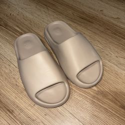 Yeezy Slides 