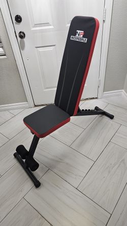 New Foldable 660lbs Capacity Weight Bench.  ASSEMBLED.  Has Flat/Incline/ Decline Positions 
